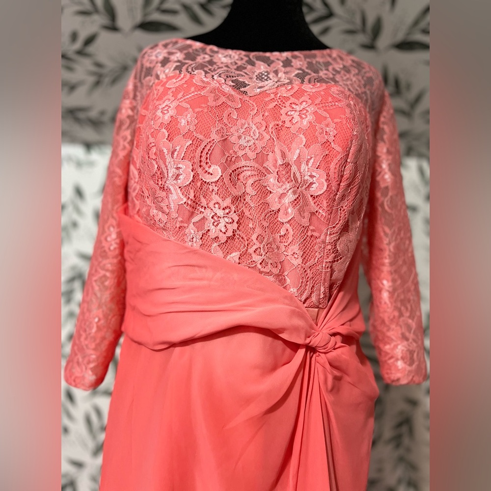 Elegant Coral Lace Long Sleeve Gown size 14 New - Picture 4 of 10